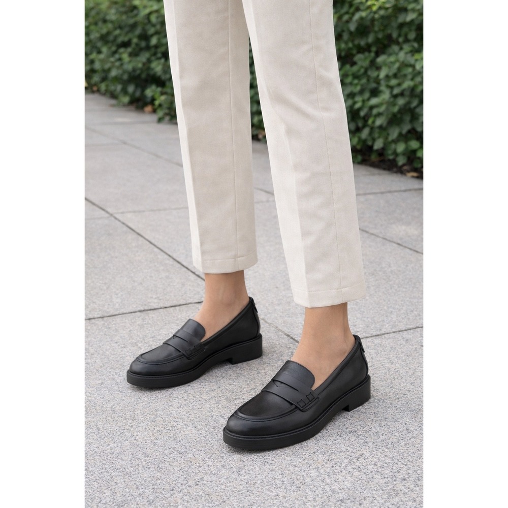 Aerosoles Comfortable Women's Tailored Loafer In Black Leather Size 7